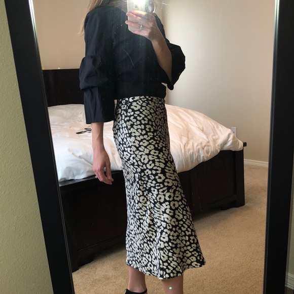 She and Sky Dresses & Skirts - NWT Leopard Midi Skirt